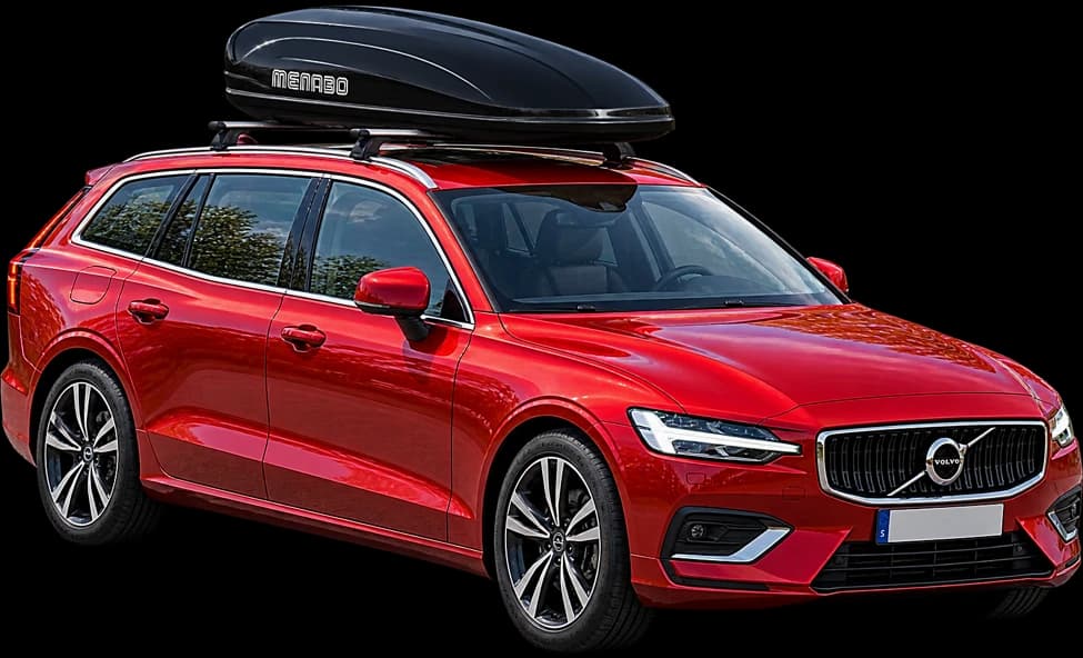 Röd Volvo med takbox, redo för en utflykt